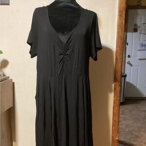 Torrid Super Soft Stretch  Black V-Neck Short Sleeve Midi Dress.Uneven Hem. Sz 1